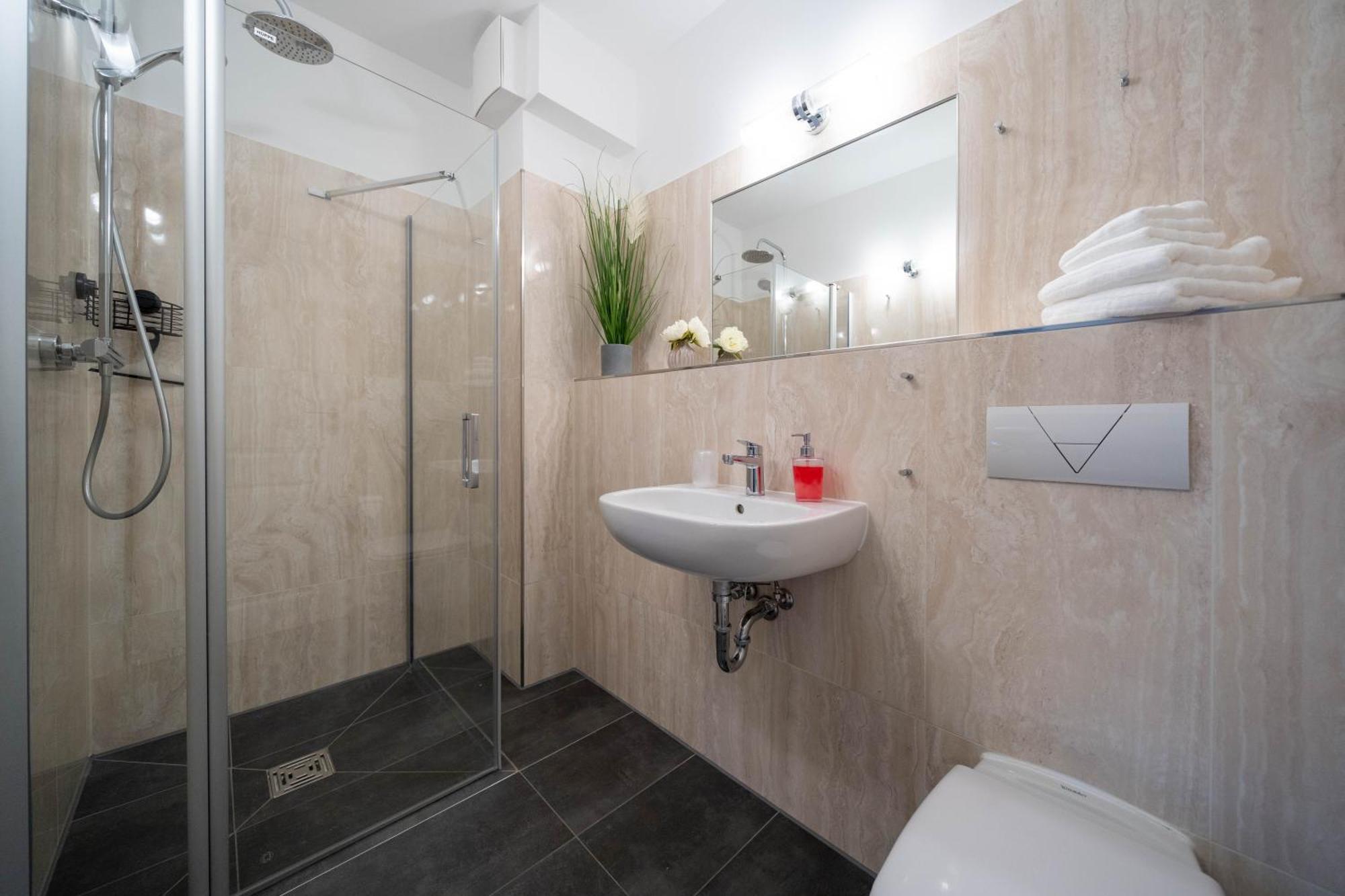 Apartmán Moebliertes Wohnen - Nina Rostock Exteriér fotografie
